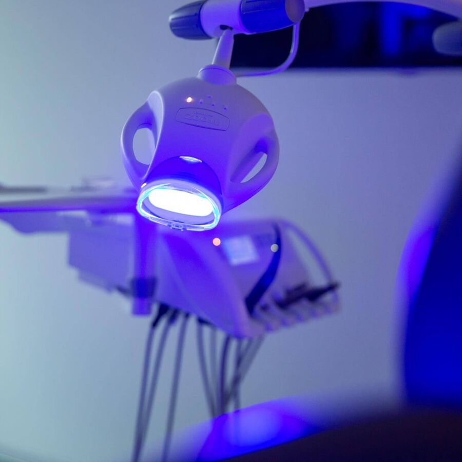 Modernes und sanftes Zahnbleching Philips Zoom Zahnbleaching in Essen-Kettwig